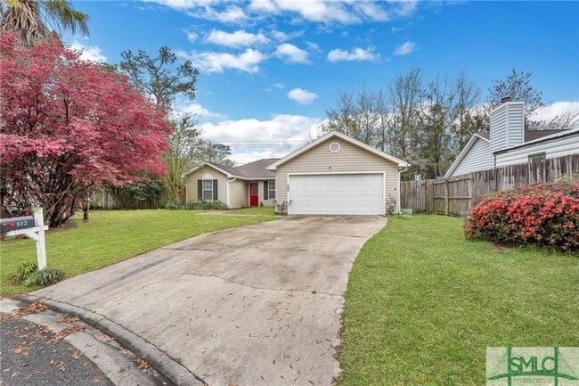 102 Adams Ct in Brunswick, GA - Building Photo - Building Photo
