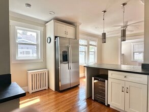 8A Mellon Rd in Wellesley, MA - Foto de edificio - Building Photo