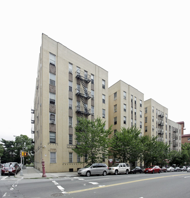 287 E Gun Hill Rd in Bronx, NY - Foto de edificio - Building Photo