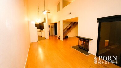 939 Laurel St in San Carlos, CA - Building Photo - Building Photo