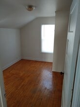 408 N Albany St, Unit Upper in Ironwood, MI - Building Photo - Building Photo