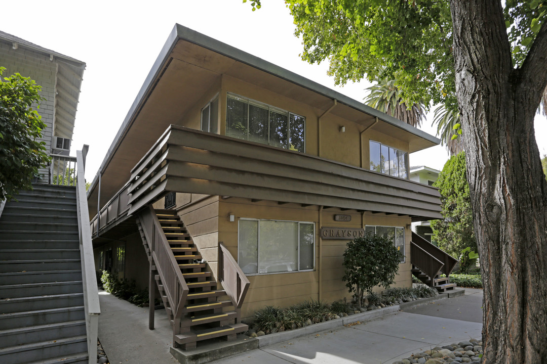 1804 T St in Sacramento, CA - Building Photo