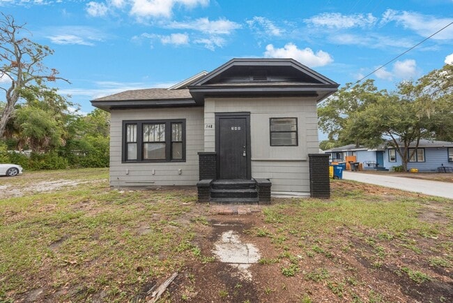 548 Woodlawn St in Clearwater, FL - Building Photo - Building Photo