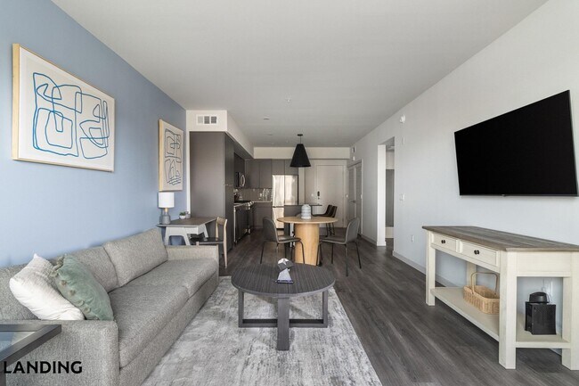 2060 Experience Ave, Unit 121 in Reno, NV - Foto de edificio - Building Photo