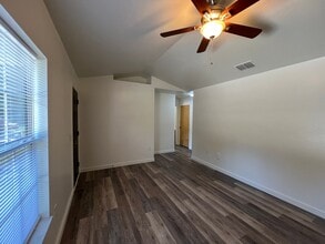 1427 N Paris St, Unit C in Bell, FL - Building Photo - Building Photo