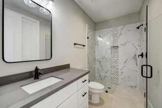 2205 Melody Ln in Houston, TX - Building Photo - Building Photo
