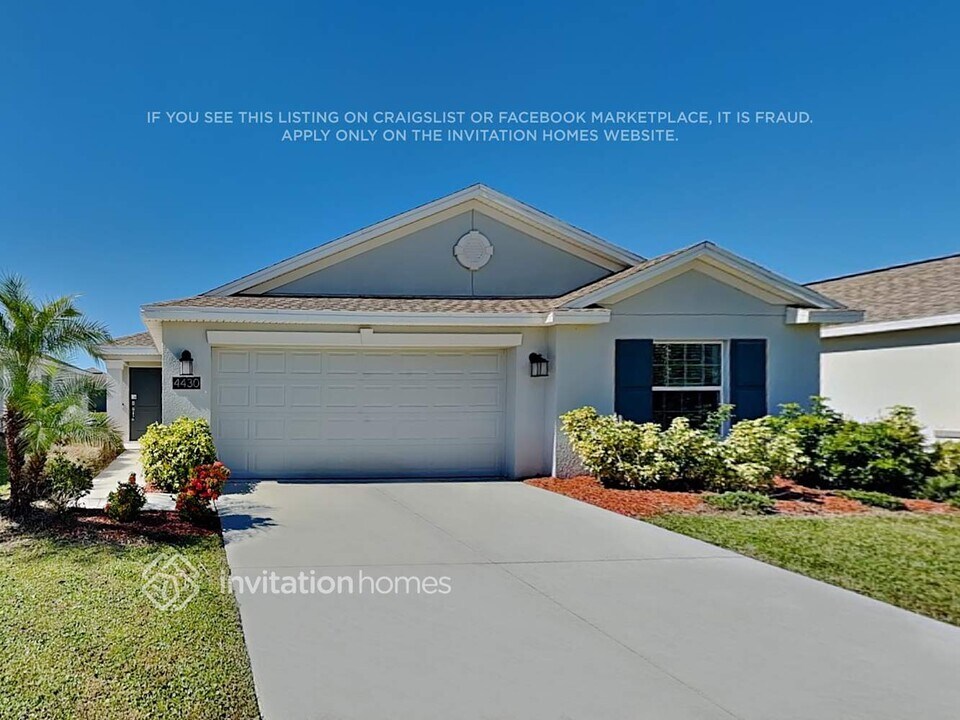 4430 Holstein St in St. Cloud, FL - Foto de edificio