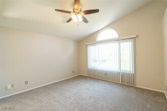 7528 Holloran Ct in Las Vegas, NV - Building Photo - Building Photo