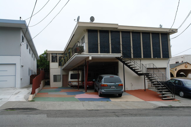 420 San Antonio Ave in San Bruno, CA - Foto de edificio - Building Photo