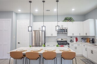 2214 Des Chaumes St in Houston, TX - Building Photo - Building Photo