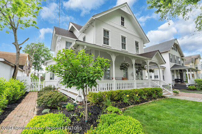 21 Pearce Ave in Manasquan, NJ - Building Photo - Building Photo