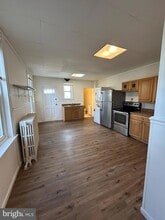 1030 Radcliffe St in Bristol, PA - Foto de edificio - Building Photo