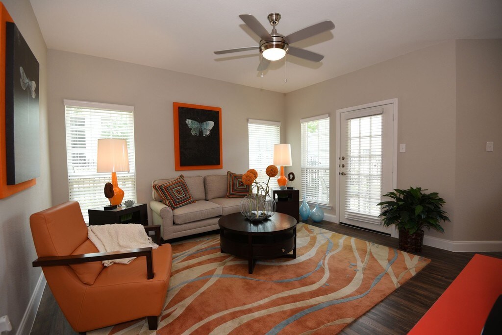 Green Tree Place Apartments in Houston, TX