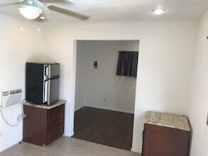 7626 Della St in Riverside, CA - Building Photo - Building Photo
