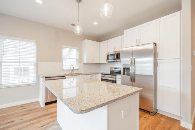 124 Woodland Dr in Greenville, SC - Building Photo - Building Photo