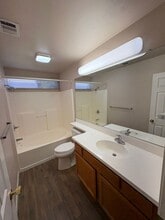 1422 E Mesa Ct in Visalia, CA - Building Photo - Building Photo