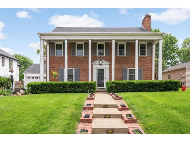 property at 2837 Glenhurst Ave