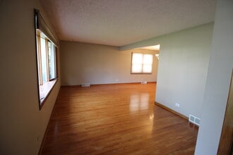 651 N Kenilworth Ave in Elmhurst, IL - Building Photo - Building Photo