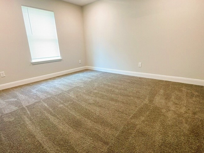 property at 711 S Houston Ave