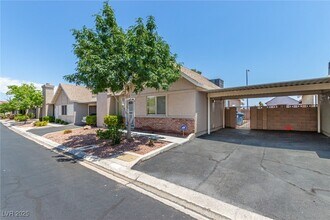 616 Jonathan Glen Way in Las Vegas, NV - Building Photo - Building Photo