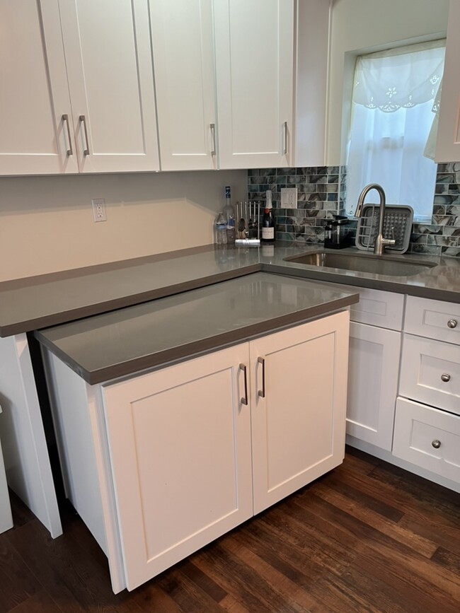 3425 E 5th St, Unit Downstairs ADU in Los Angeles, CA - Building Photo - Building Photo