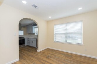 2018 Fairfield Ct N in League City, TX - Building Photo - Building Photo