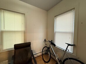 741 Somerville Ave, Unit 2 in Somerville, MA - Foto de edificio - Building Photo