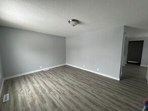 410 W Lyon Ave, Unit 410 in Lake City, MN - Building Photo - Building Photo