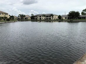 639 SE 13th Ave in Cape Coral, FL - Foto de edificio - Building Photo