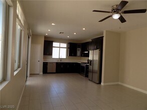 5536 Spruce Hill Ct in Las Vegas, NV - Building Photo - Building Photo