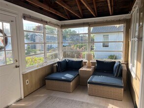 64 Point St in Riverhead, NY - Building Photo - Building Photo