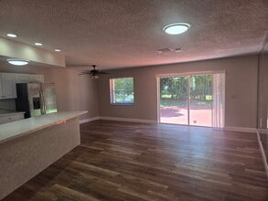 8300 NW 35th St in Coral Springs, FL - Foto de edificio - Building Photo