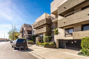 Beloit Place in Los Angeles, CA - Building Photo