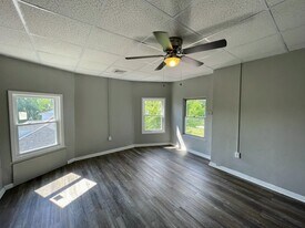 117 Crawford Ave in Pittsburgh, PA - Building Photo