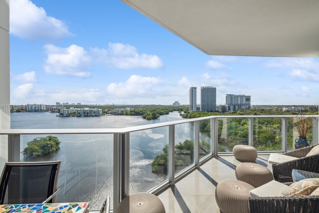 17111 Biscayne Blvd, Unit 1004 in Aventura, FL - Building Photo