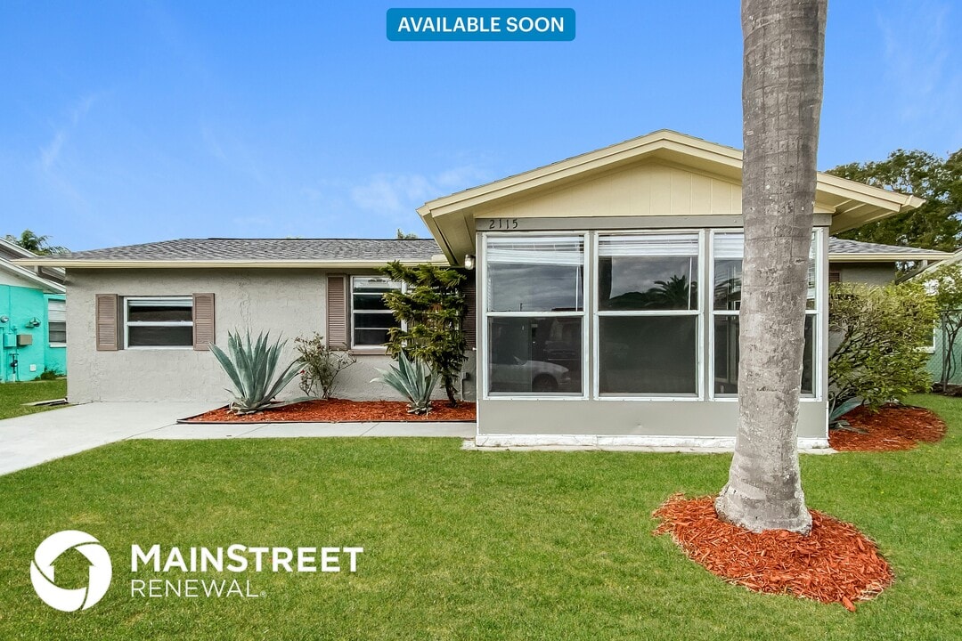 2115 Harrison Dr in Holiday, FL - Building Photo