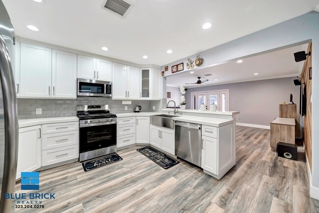 property at 5839 Vanalden Ave