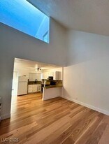 5198 Garden Ln, Unit D in Las Vegas, NV - Building Photo