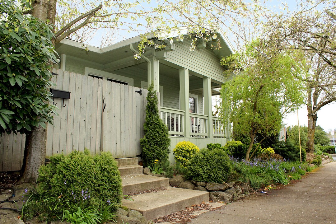 1411 NE 37th Ave-Unit -A in Portland, OR - Building Photo