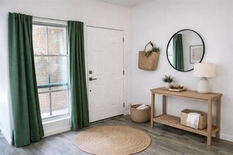 9600 Royal Ln in Dallas, TX - Foto de edificio - Building Photo