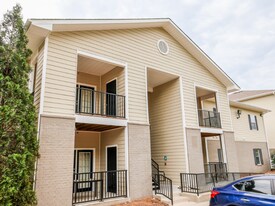 1101 Molly Barr Rd in Oxford, MS - Building Photo