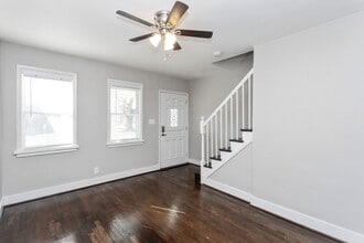 7704 Gough St in Baltimore, MD - Foto de edificio - Building Photo