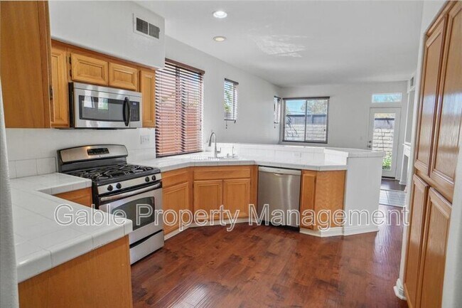 19339 Ackerman Ave in Santa Clarita, CA - Building Photo - Building Photo
