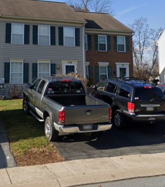 210 Old Hershey Rd in Elizabethtown, PA - Foto de edificio