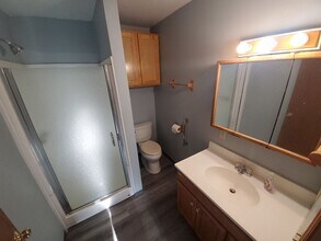 580 Hidden Valley Rd in Bayside, CA - Building Photo - Building Photo