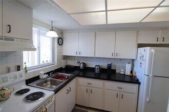 4206 Heron Way, Unit 305 in Bradenton, FL - Building Photo - Building Photo