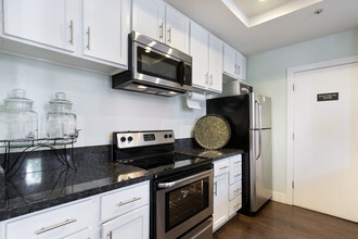 Vue at 3600 in Richmond, CA - Building Photo - Interior Photo