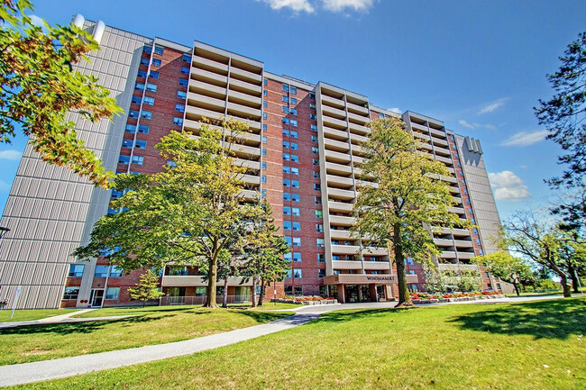 Windjammer Apartments I & II in Ajax, ON - Building Photo - Building Photo