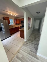 4896 SW 28th Terrace in Fort Lauderdale, FL - Building Photo - Building Photo