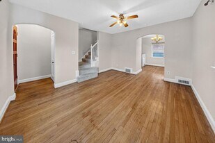 706 S Orme St in Arlington, VA - Building Photo